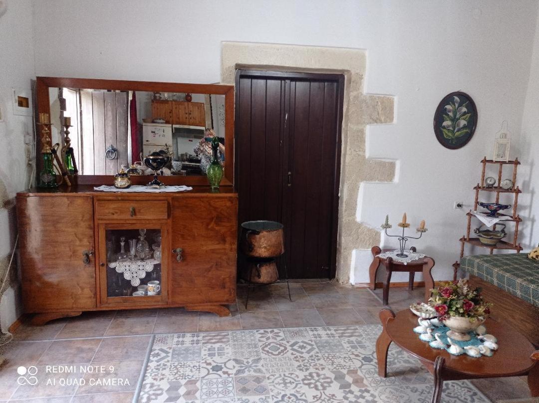 Traditional House Maria Azoyirás 外观 照片