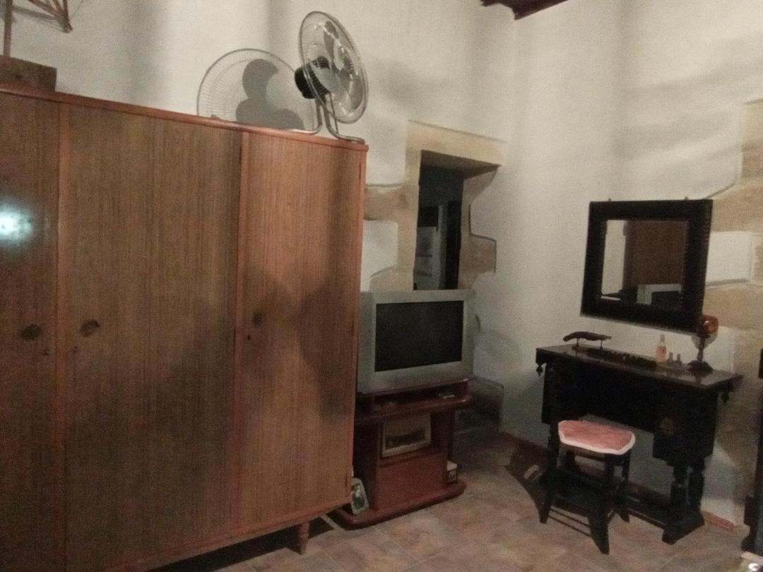 Traditional House Maria Azoyirás 外观 照片