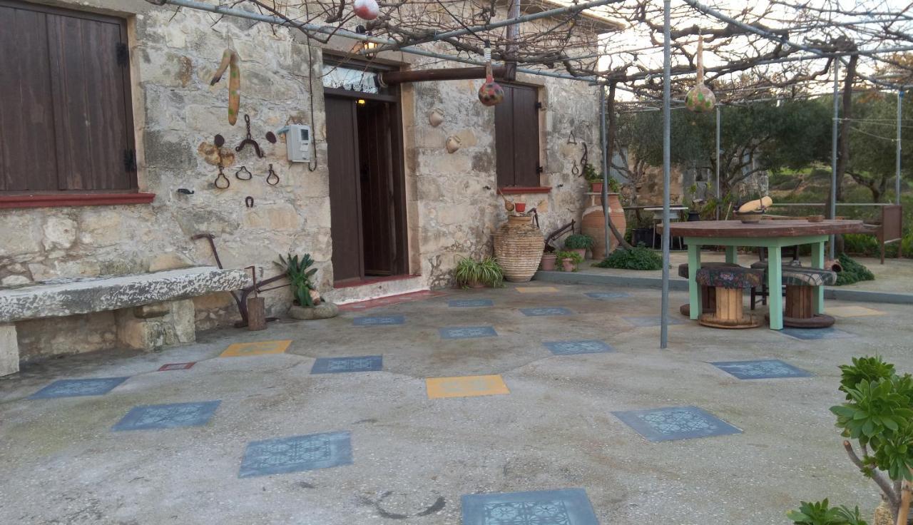 Traditional House Maria Azoyirás 外观 照片