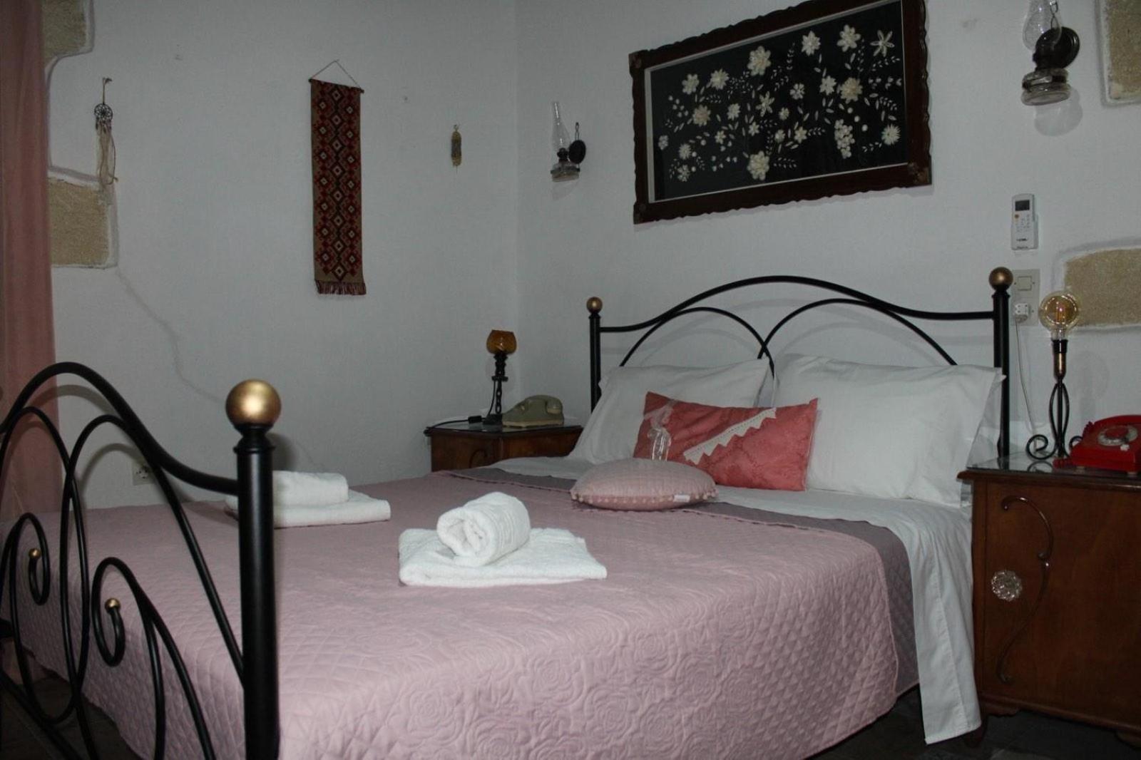 Traditional House Maria Azoyirás 外观 照片